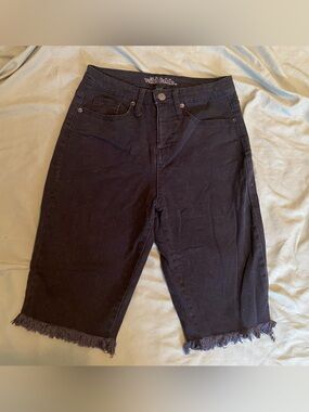 Wild Fable Black Straight-Leg Jeans cut off shorts with Frayed Hem